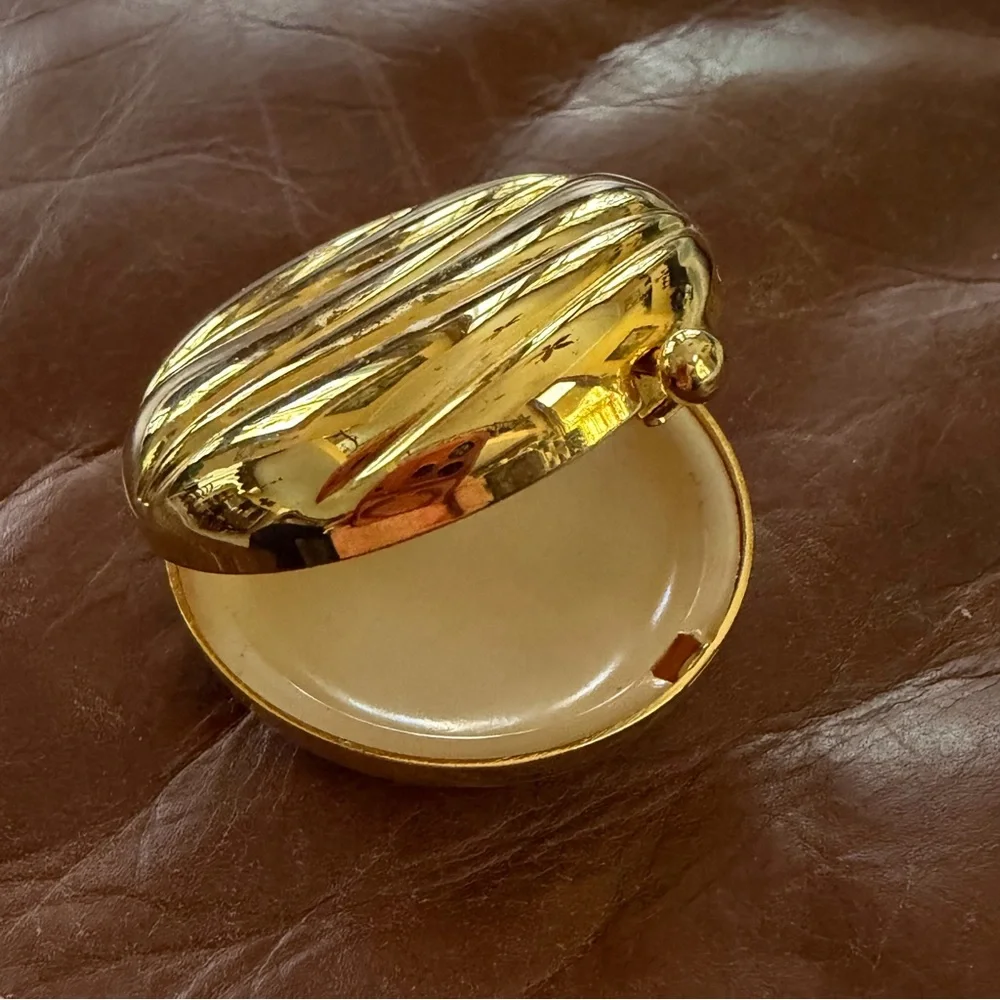 Pillbox - Picture 5 of 6